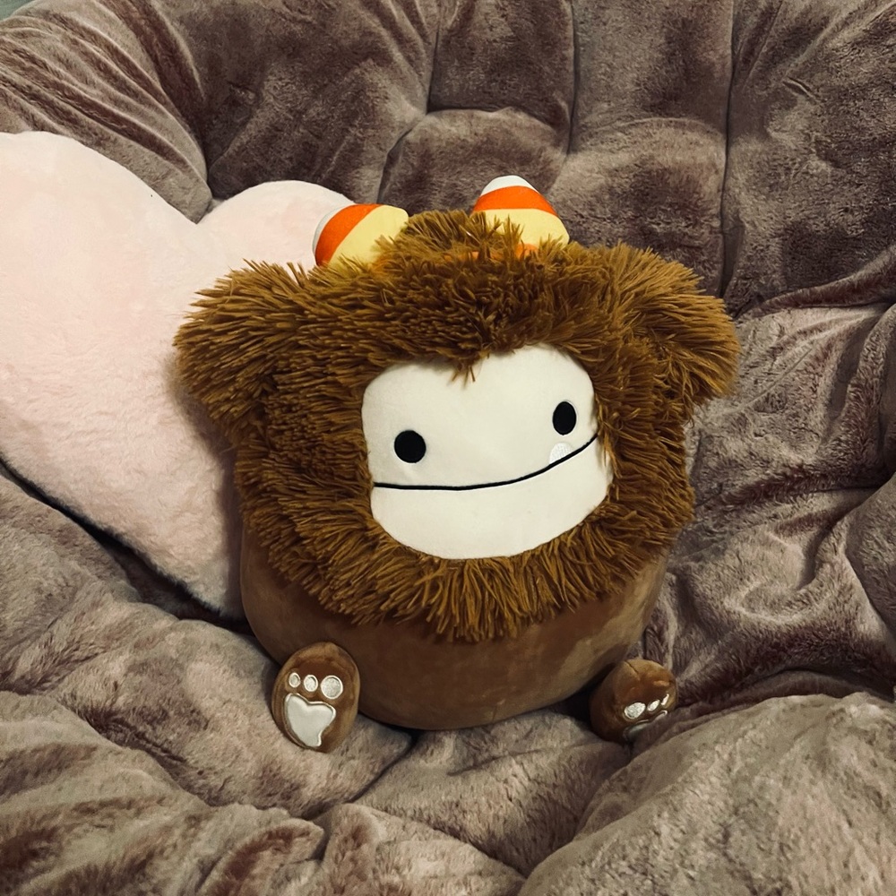 Benny Candy Corn Halloween Bigfoot Squishmallow